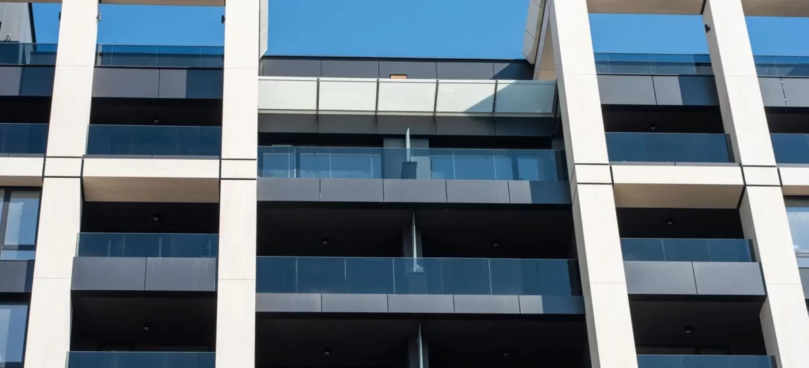 KHGLASS SKYFALL RESIDENCE