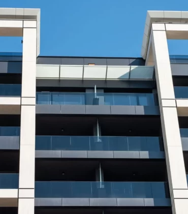 KHGLASS SKYFALL RESIDENCE